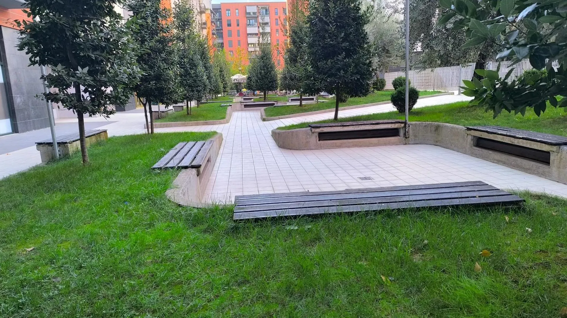 Deas Apartments In Tirana